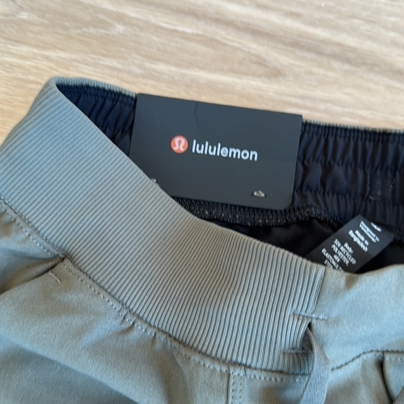 Lululemon athletica ABC Jogger color army green men’s size xs s L XL - Picture 7 of 10